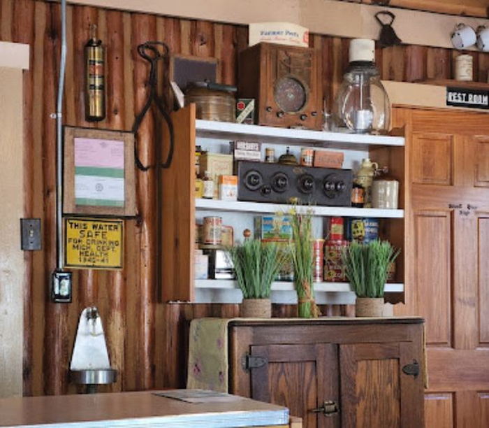 Powells Restaurant (Deer Track Inn) - Web Listing (newer photo)